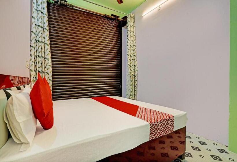 חדר קלאסי לשלושה, Oyo Flagship Ava Palace
