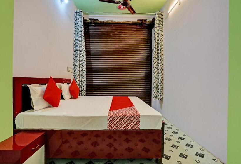 חדר קלאסי לשלושה, Oyo Flagship Ava Palace