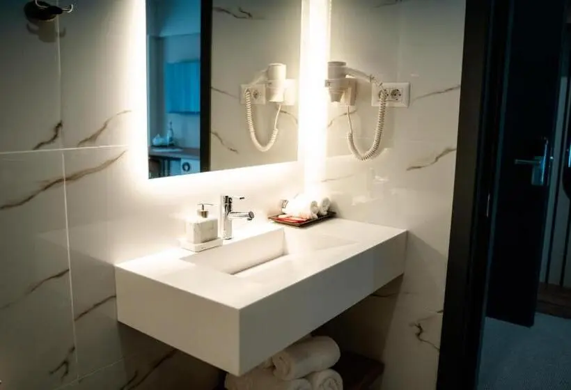 Apartament 1 Sypialnia z Balkonem, River Park