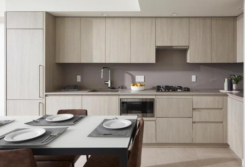 ジュニアスイート, Steveston Waterfront