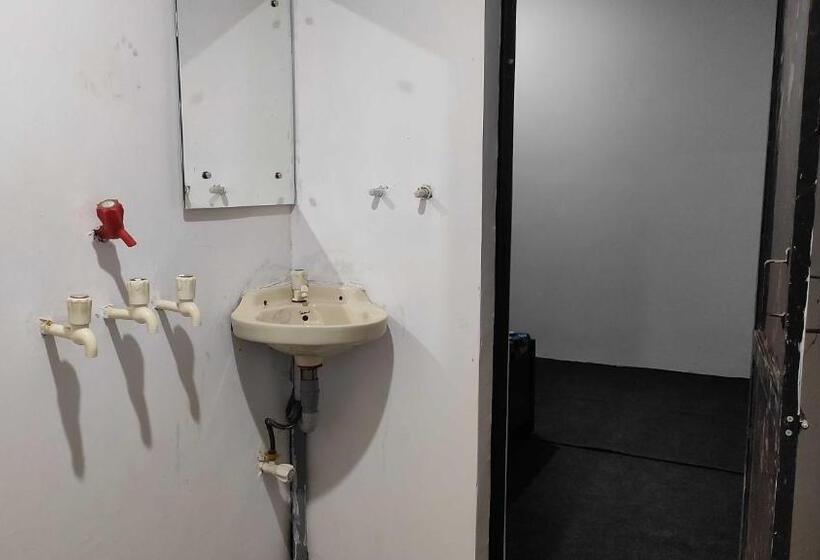 Трехместный Номер Классика, Oyo Hotel New Diamond