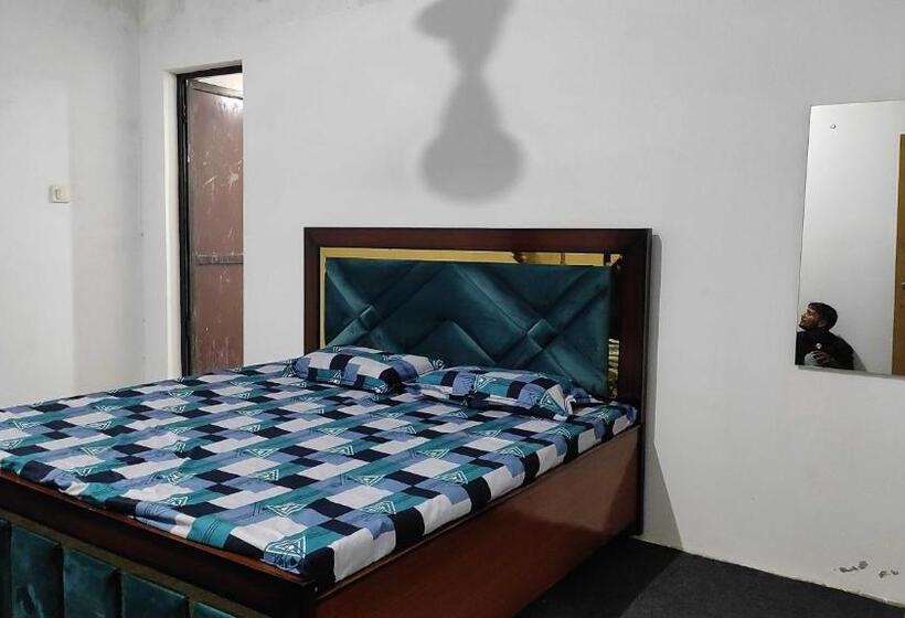 Трехместный Номер Классика, Oyo Hotel New Diamond