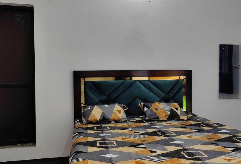 Трехместный Номер Классика, Oyo Hotel New Diamond