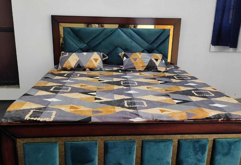 Трехместный Номер Классика, Oyo Hotel New Diamond