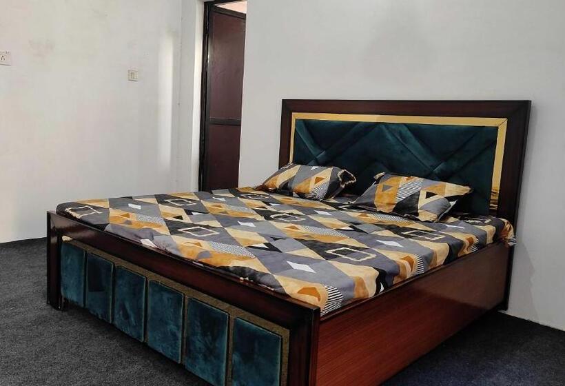 Трехместный Номер Классика, Oyo Hotel New Diamond