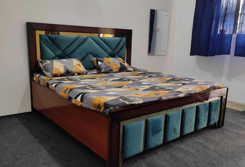 Трехместный Номер Классика, Oyo Hotel New Diamond