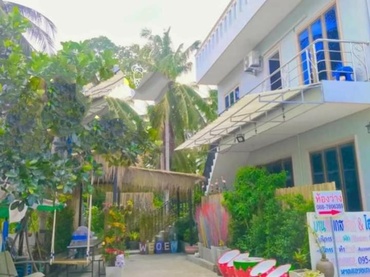 3 Bedroom House, บ้านตึกเกสเฮ้าส์แอนด์โฮมสเตย์ขนอม