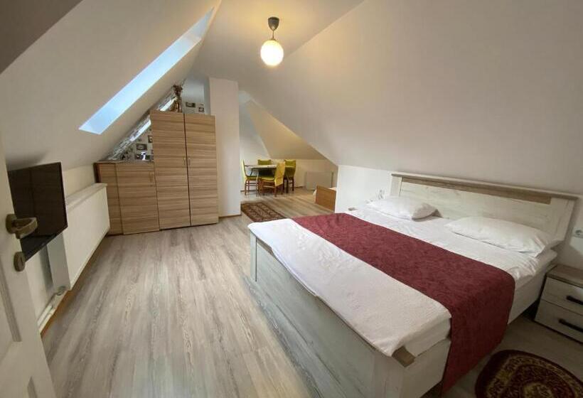 غرفة عائلية, Casa Asy