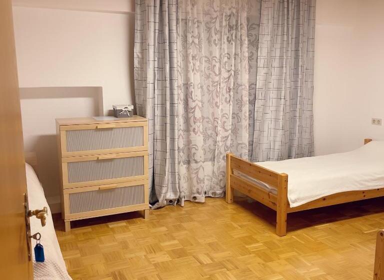 Economy Triple Room, Familienhaus