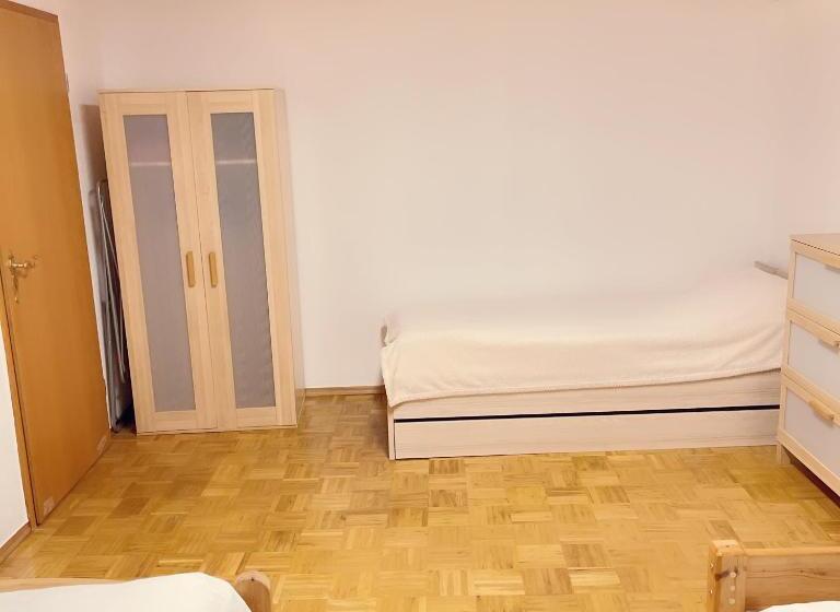 Economy Triple Room, Familienhaus