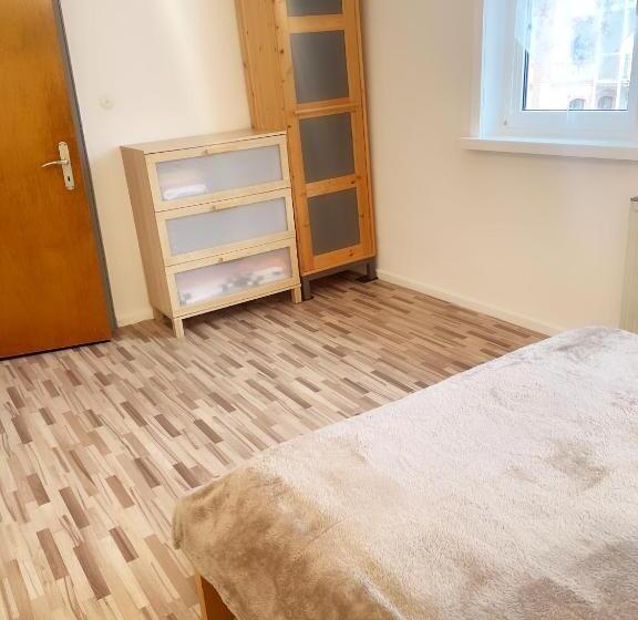 Economy-huone, Familienhaus