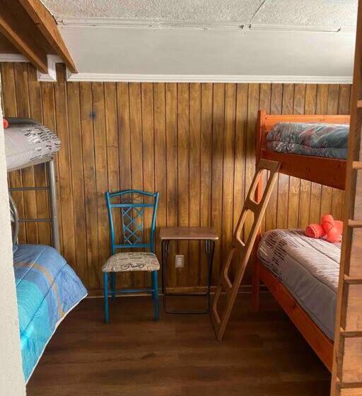 הכלכלה חדר לארבעה עם מקלחת משותפת, Habitación Para 4, Acogedor, Familiar, Equipado, Baño Compartido