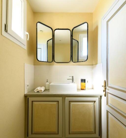 スタンダードルーム, Room In A Farmhouse   Private Bathroom   By Feelluxuryholidays