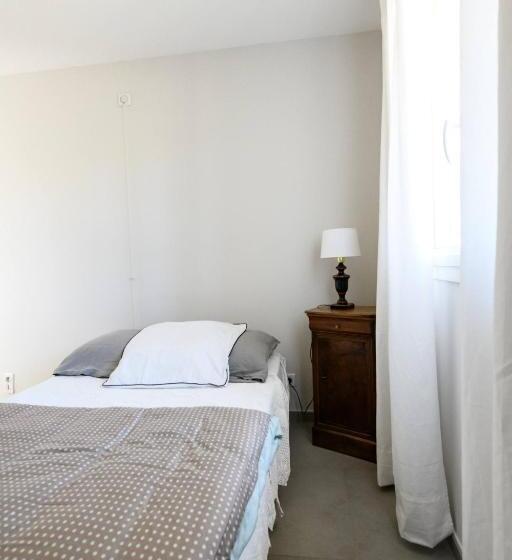 スタンダードルーム, Room In A Farmhouse   Private Bathroom   By Feelluxuryholidays