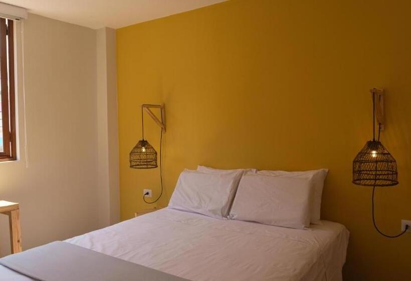 اتاق استاندارد با سرویس بهداشتی مشترک, Viajero Huacachina Hostel