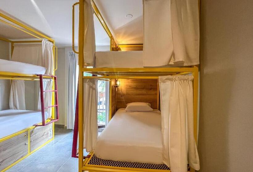 تختخواب در اتاق مشترک, Viajero Huacachina Hostel