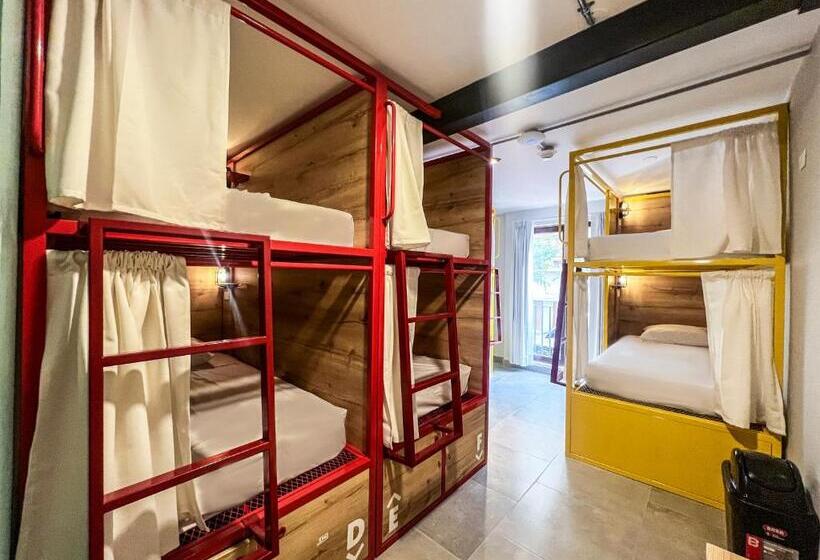 تختخواب در اتاق مشترک, Viajero Huacachina Hostel