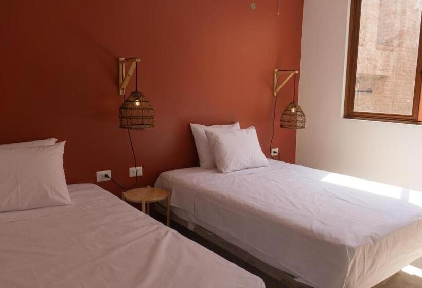 اتاق استاندارد با سرویس بهداشتی مشترک, Viajero Huacachina Hostel
