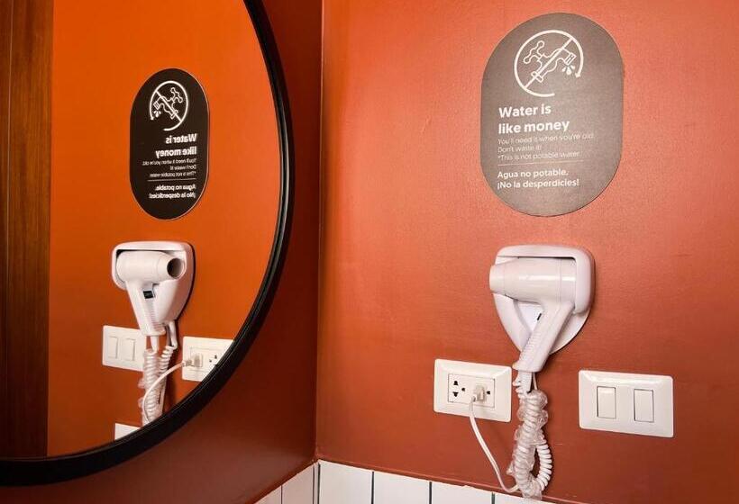 اتاق استاندارد سه نفره, Viajero Huacachina Hostel