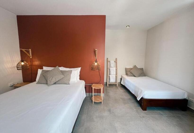 اتاق استاندارد سه نفره, Viajero Huacachina Hostel