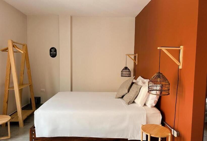 اتاق استاندارد سه نفره, Viajero Huacachina Hostel