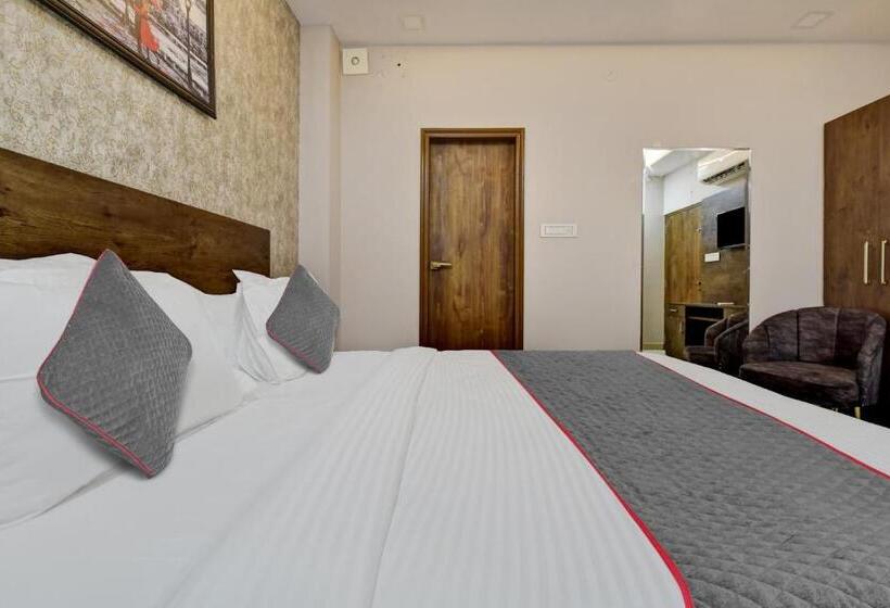 トリプルクラシックルーム, Townhouse 1268 Hotel Priyaj