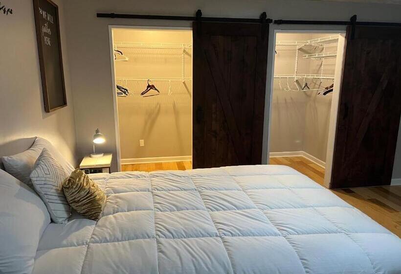 スタンダードルーム, Columbus Property