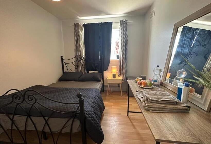 Номер Стандарт, Private In A House