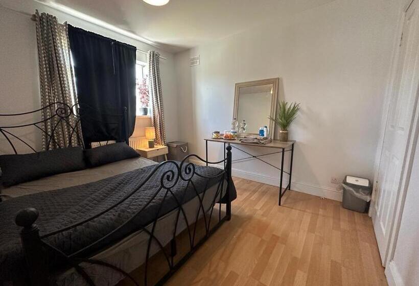 スタンダードルーム, Private In A House