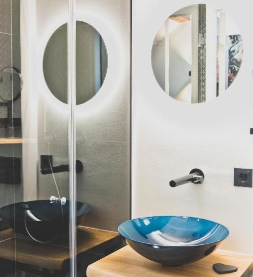 家庭间, Blaue Rose Digital Check In