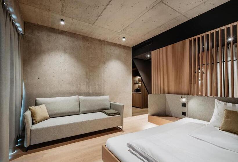 חדר דלוקס, Loxone Campus