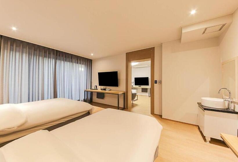 סוויטה משפחתית, 어라연 관광호텔 영월