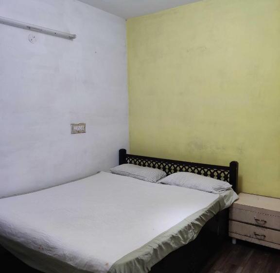 トリプルクラシックルーム, Oyo Flagship Parambikumlam Resorts And Farmstay