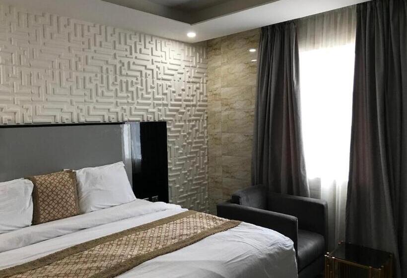 اتاق لوکس, Quince Garden