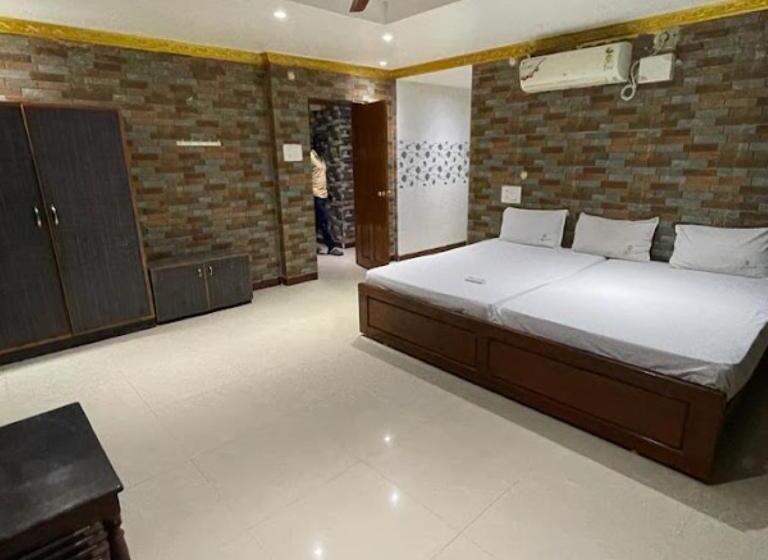 Quarto Quádruplo Estandar, Raamajayam Rameswaram