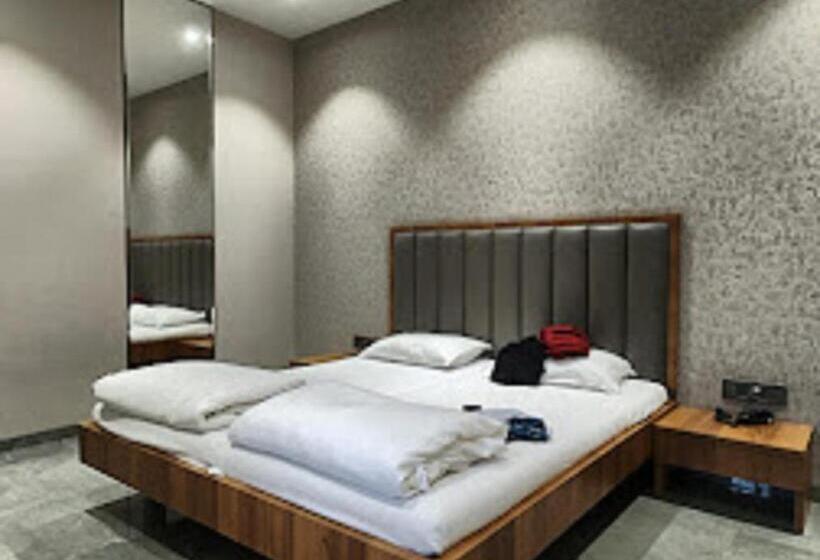 标准间, Stayvel Dadar