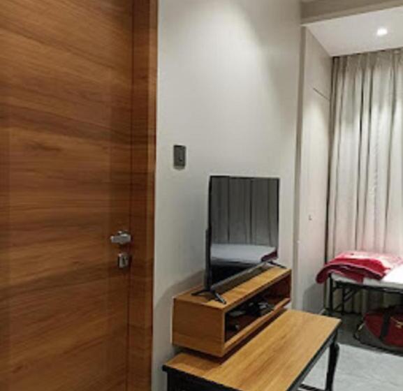 标准间, Stayvel Dadar