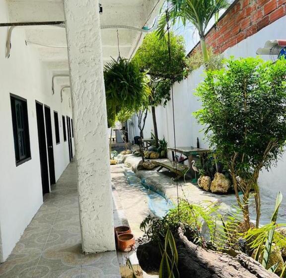 ファミリールーム, Tr Económico Y Cómodo Con Piscina