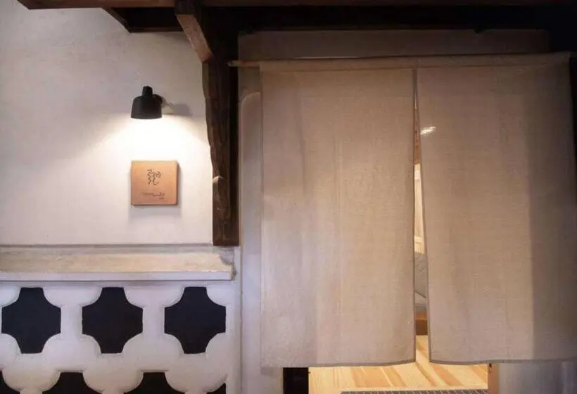 Economy-huone, Nipponia Hotel 伊賀上野 城下町