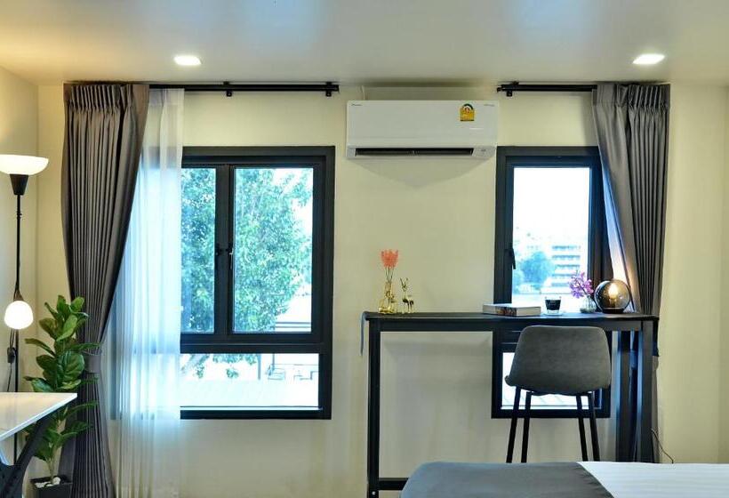 Premium room with river view, Norn Riverside Bangkok Hotel   นอนริมน้ำ