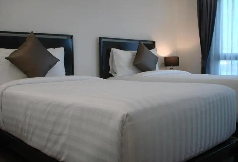 Deluxe room with river view, Norn Riverside Bangkok Hotel นอนริมน้ำ