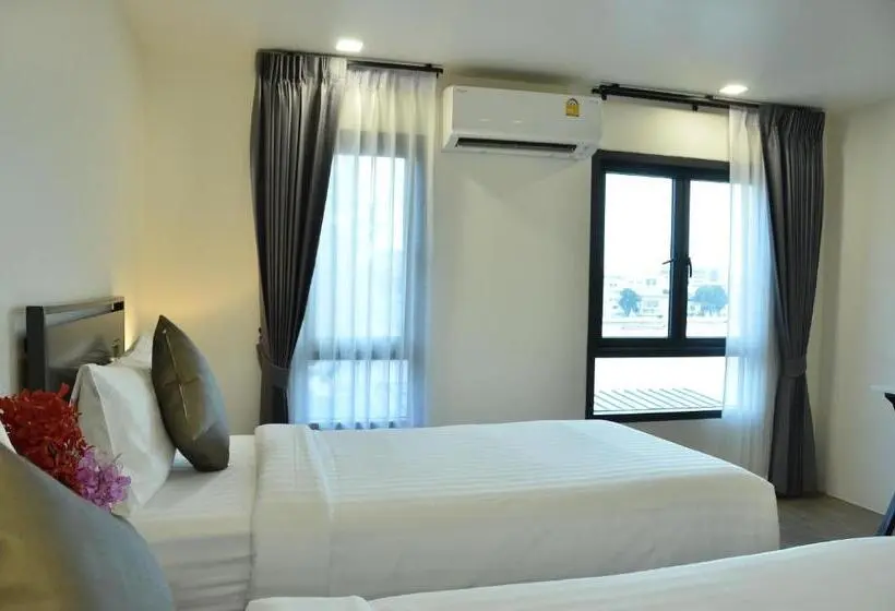 Deluxe room with river view, Norn Riverside Bangkok Hotel นอนริมน้ำ