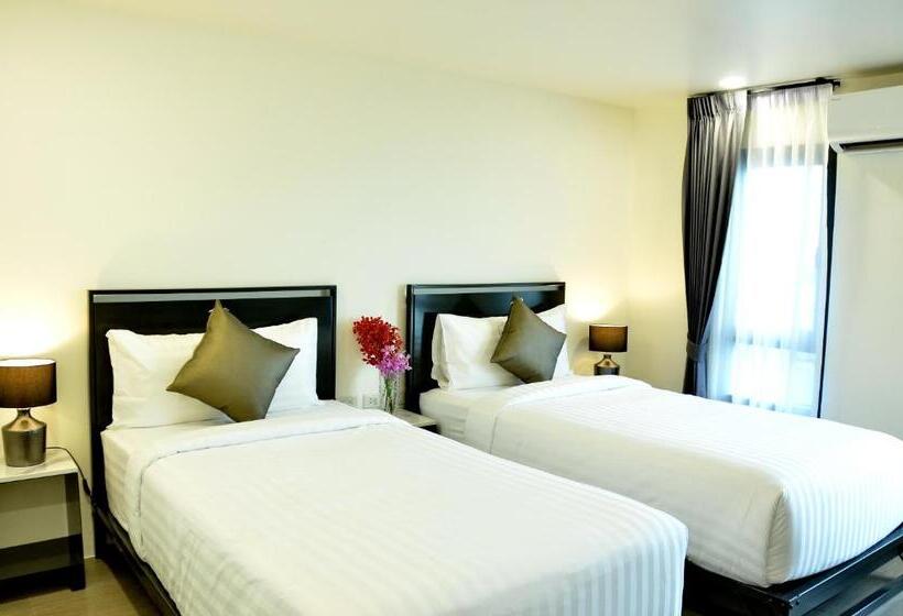 Deluxe room with river view, Norn Riverside Bangkok Hotel   นอนริมน้ำ