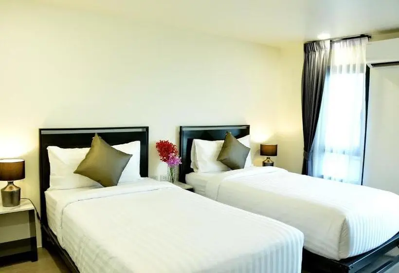 Deluxe room with river view, Norn Riverside Bangkok Hotel นอนริมน้ำ