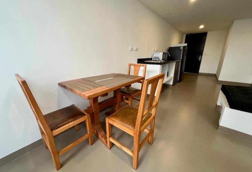 Люкс, Ope Suites Calle 100