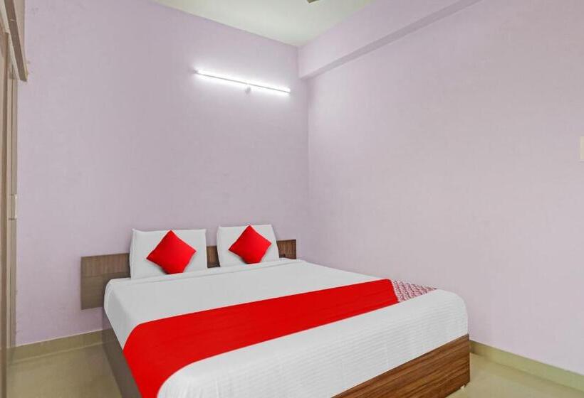 Habitació Triple Clàssica, Oyo Flagship 81320 Hotel Dcresent