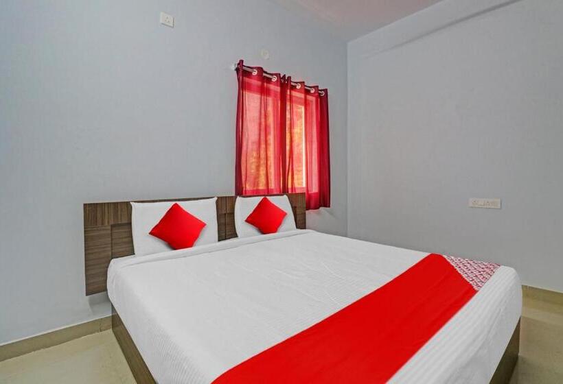 Habitació Triple Clàssica, Oyo Flagship 81320 Hotel Dcresent