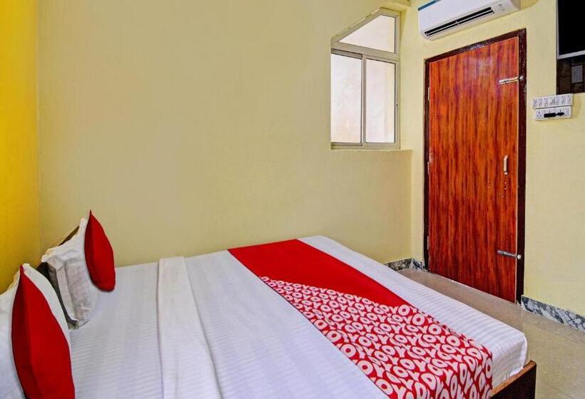 اتاق کلاسیک سه تخته, Oyo Flagship Hotel Shree Krishna