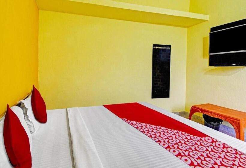 اتاق کلاسیک سه تخته, Oyo Flagship Hotel Shree Krishna