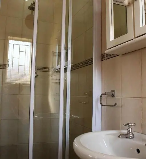 コンフォートトリプルルーム, Accommodation At Potch Guesthouse